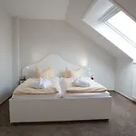 Fruehstueckshotel Seemannsbraut Amrum-adults Only Ab 18 Jahre-keine Haustiere- Hotel Wittdün