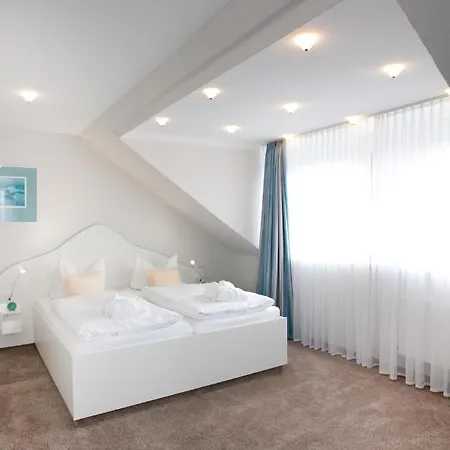 Fruehstueckshotel Seemannsbraut Amrum-adults Only Ab 18 Jahre-keine Haustiere-