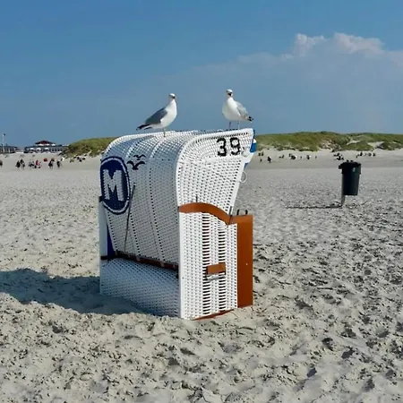 Hotel Fruehstueckshotel Seemannsbraut Amrum-adults Only Ab 18 Jahre-keine Haustiere- 3*